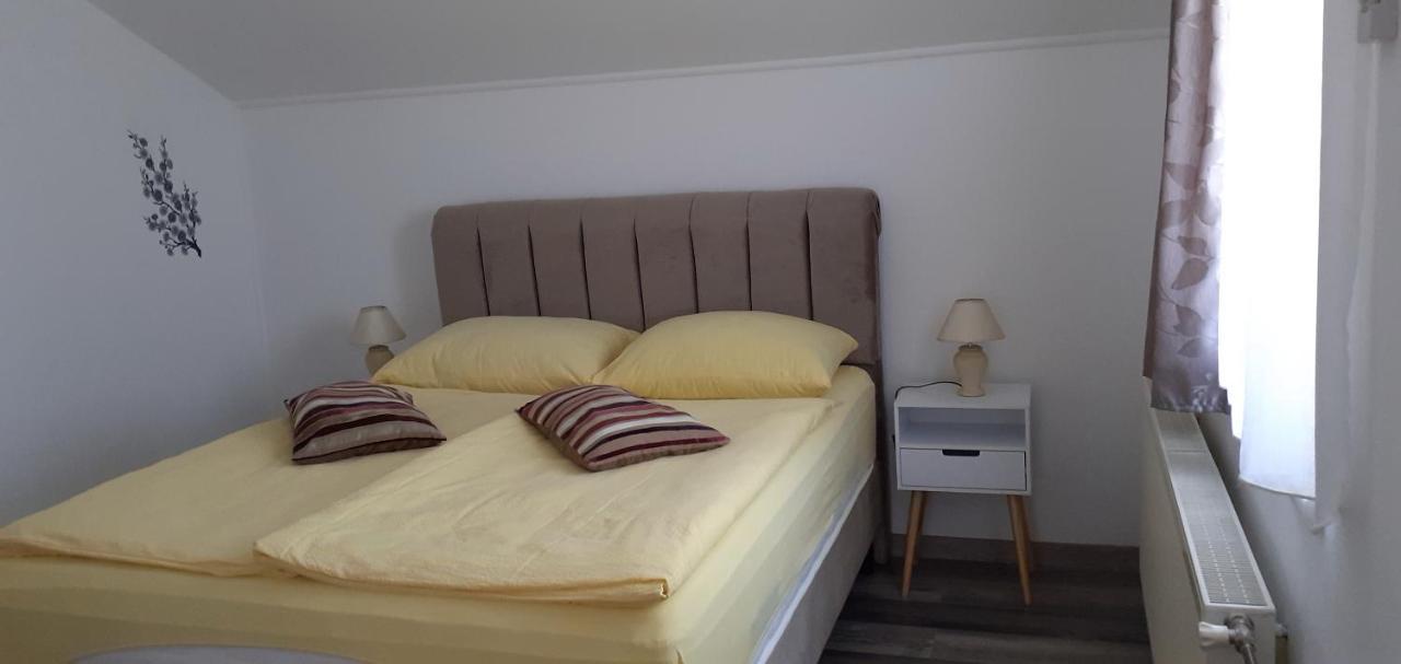 Guesthouse Sara กราโบวาซ ภายนอก รูปภาพ