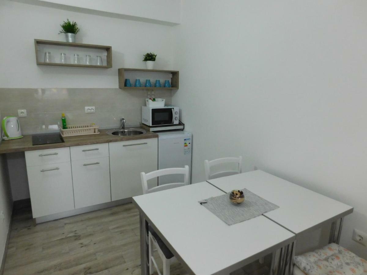 Guesthouse Sara กราโบวาซ ภายนอก รูปภาพ